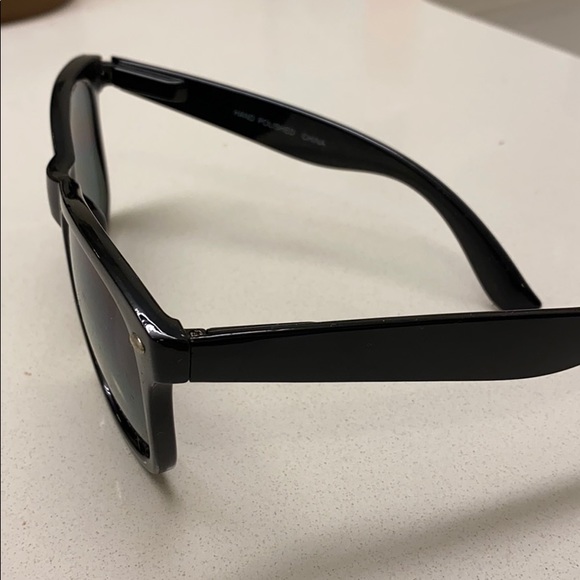 Women's Fashion Sunglasses - Picture 2 of 6